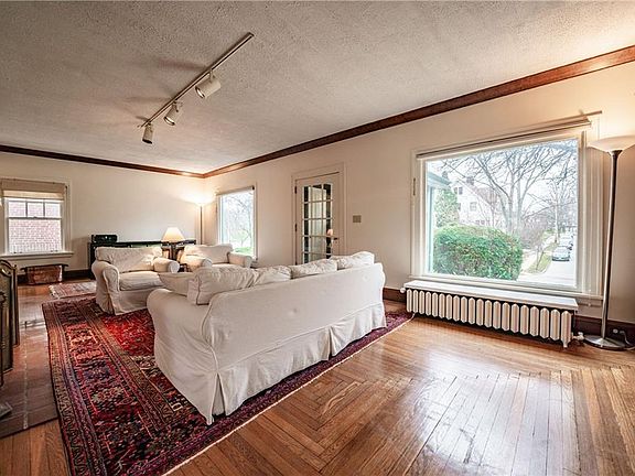 3rd image of 1477 Lewis Dr