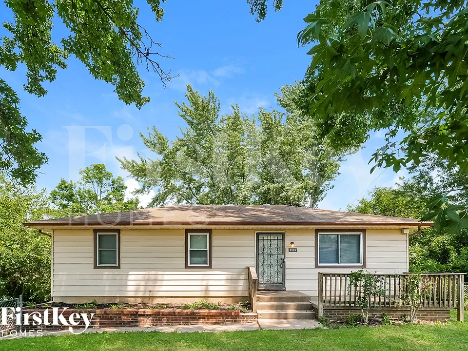 7616 E 51st Ter
