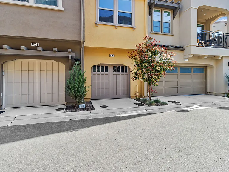 1251 Verano Rd — Photo 26