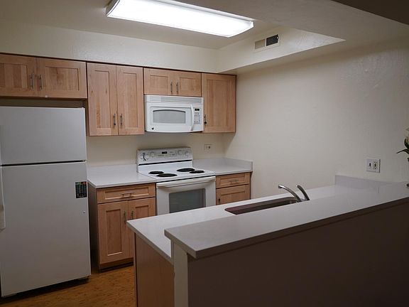 2nd image of 2102 Admiralty Ln