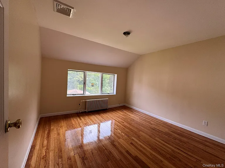 227 Beverly Rd — Photo 36