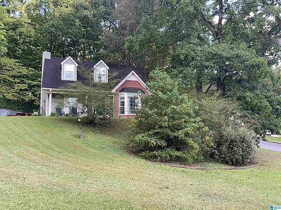 3rd image of 125 Carriage Dr