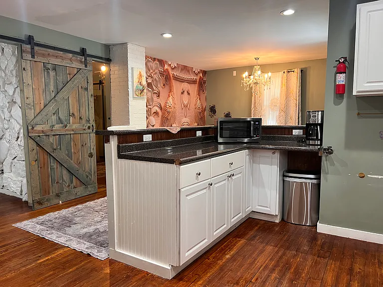 1159 Cherry Valley Rd SE — Photo 8