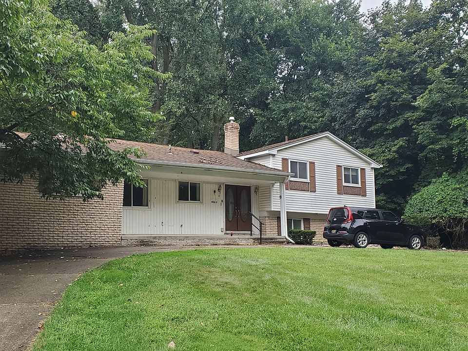 1st image of 21105 Westfarm Ct