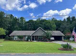 328 Edgewood Dr, Blackshear, GA 31516