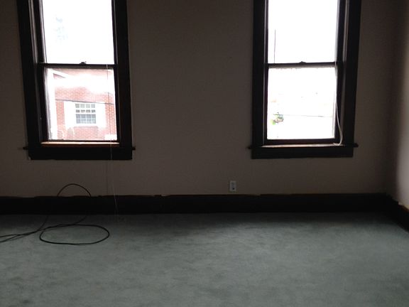 5th image of 105 6th St #105