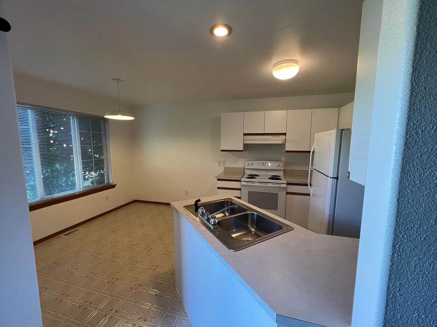 1362 Brown St — Photo 2