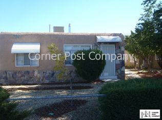 208 Grove St NE, Albuquerque, NM 87108