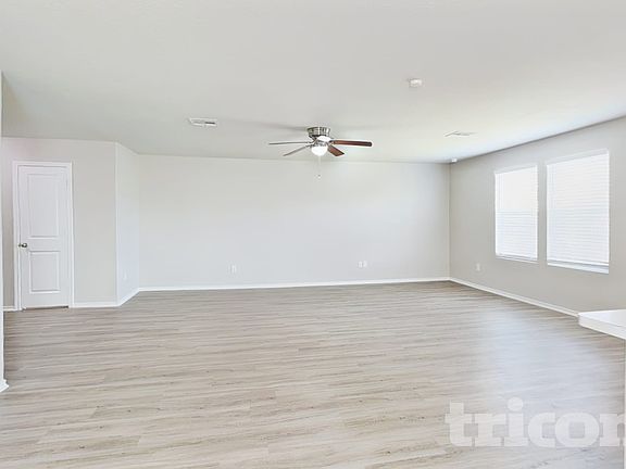 2nd image of 5202 Everett Loop