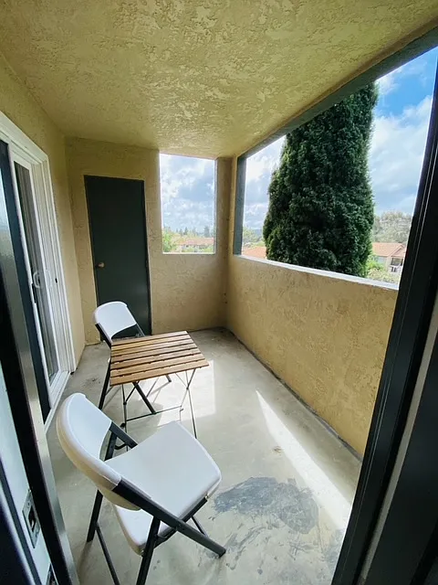 2 bed, 934 sqft, $1,700 — Photo 2