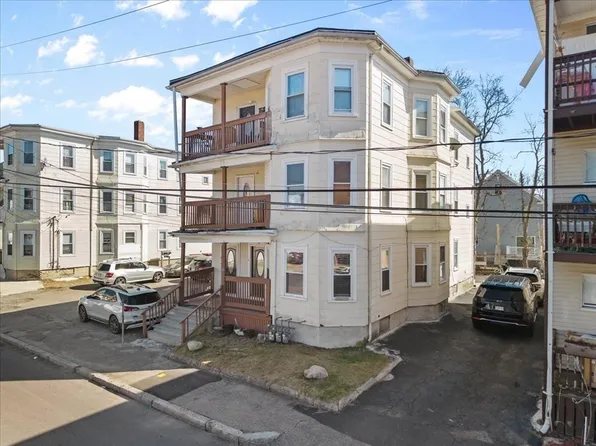 29 Allen St, Brockton, MA 02301