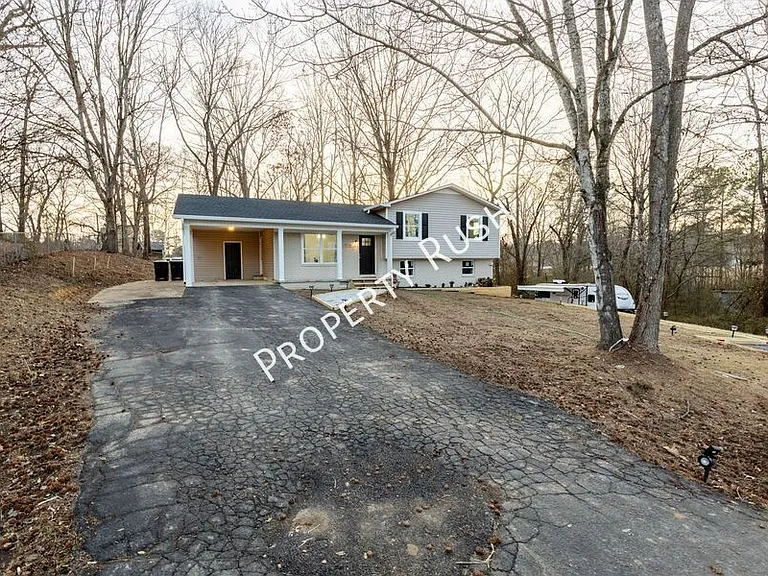 2290 Malibu Dr SE #A — Photo 2