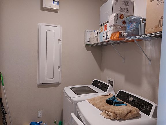 2nd image of 413 Broomsedge Cir