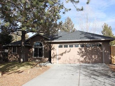 2086 NE Red Rock Ln, Bend, OR, 97701