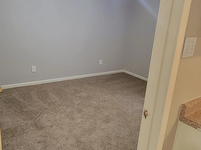 427 Darlene Ln — Photo 6