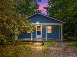 1010 Forest Lake Blvd, Lake Orion, MI
