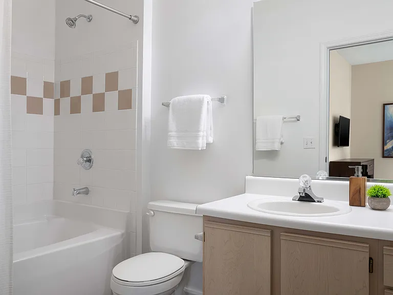 Avana Creekside — Photo 23