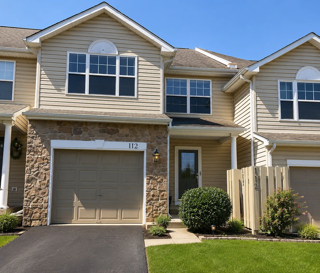 3 bed, 2.5 bath, 2000 sqft, $2,900 — Photo 2