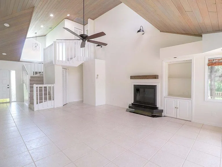 1694 SW Boatswain Pl — Photo 13