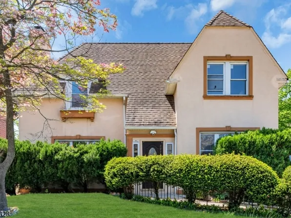 297 Hamilton Pl, Hackensack City, NJ 07601
