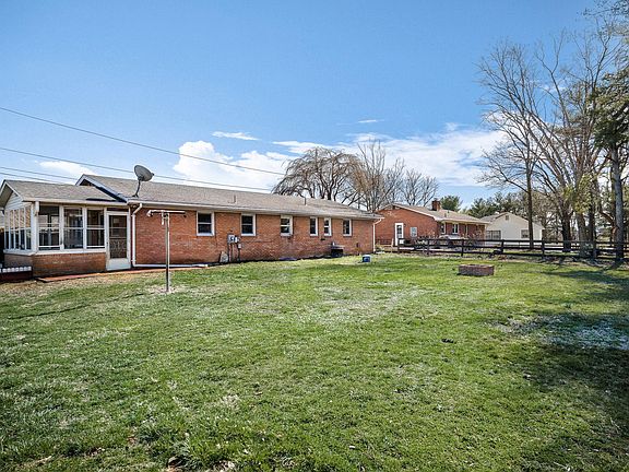 4th image of 5215 Boxwood Dr