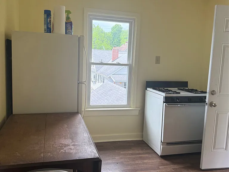 64 Louisa St — Photo 5