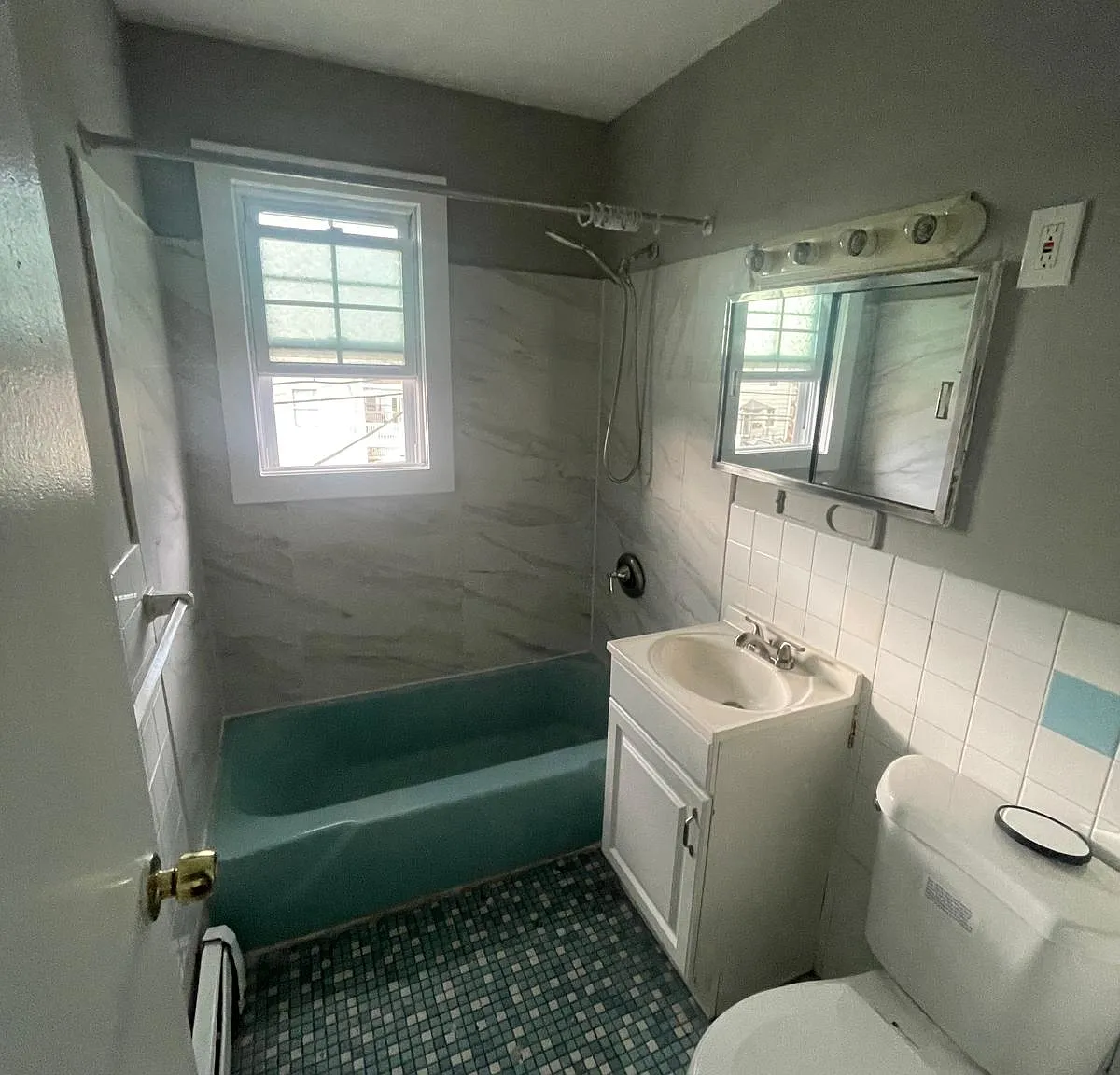 1 bed, 700 sqft, $1,750 — Photo 3