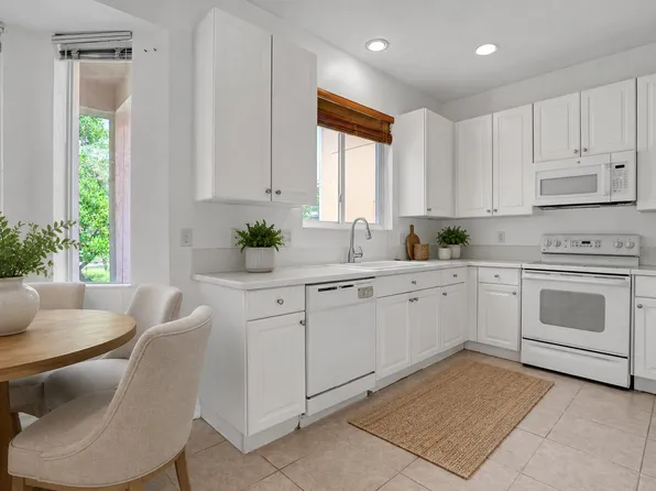 176 Bellezza Ter, Royal Palm Beach, FL 33411