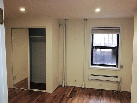 Rented by Remax Real Estate Professionals | media 16