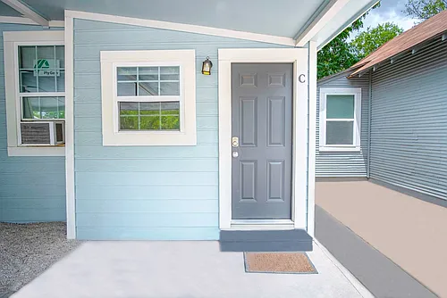 121 Douglas Photo 1