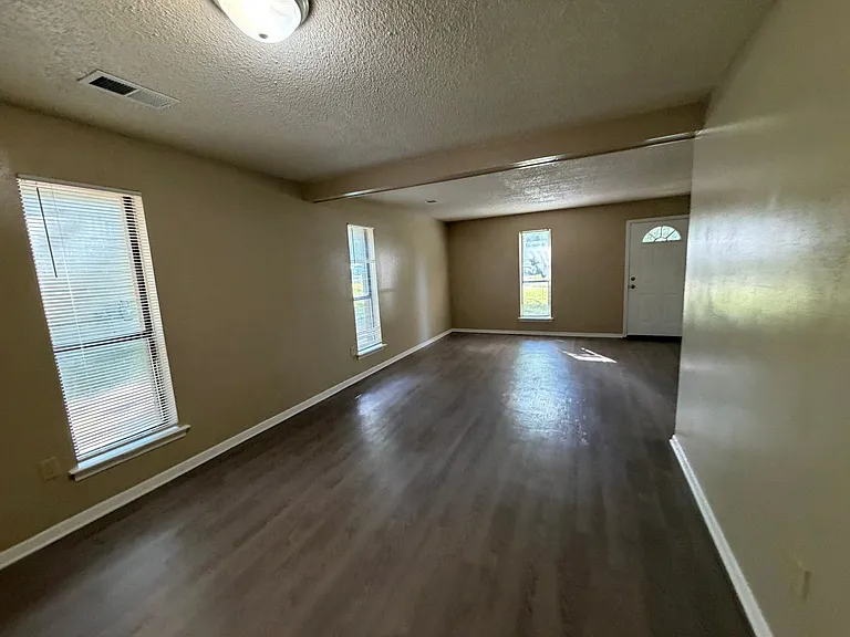 8401 Old Forge Rd — Photo 13