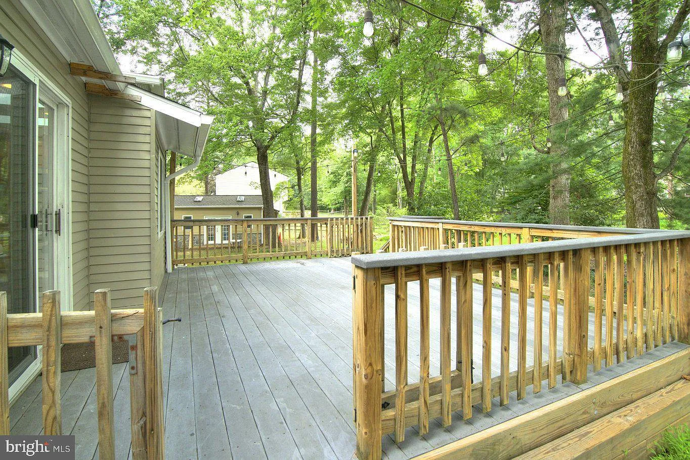 2405 Earlsgate Court - 1 — Photo 2