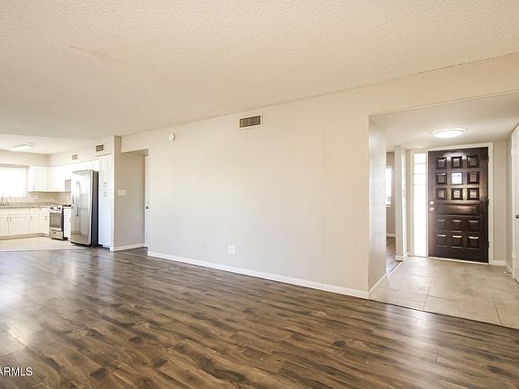 4th image of 7642 N 46TH Avenue