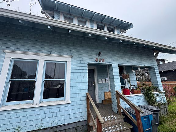 5th image of 813 Summer St