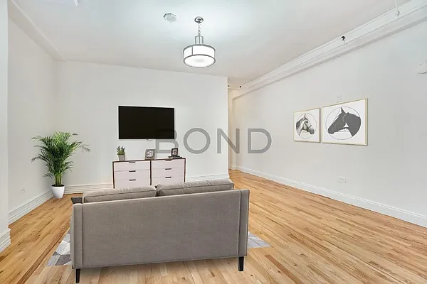 Rented by Bond New York | media 32