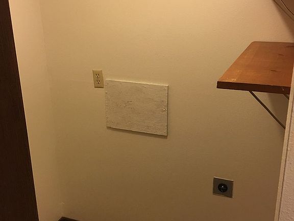 4th image of 1652 8th St N APT 11
