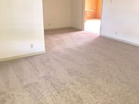 5th image of 2909 Oakdale Dr