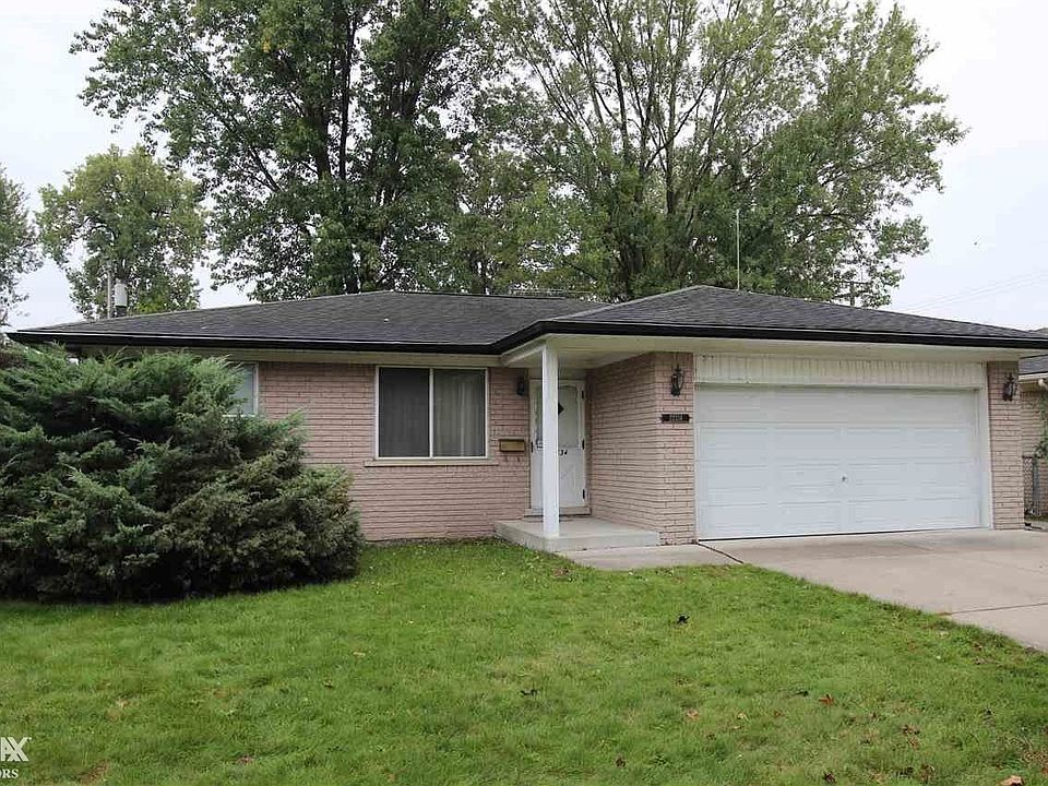 1st image of 22334 Grossedale St