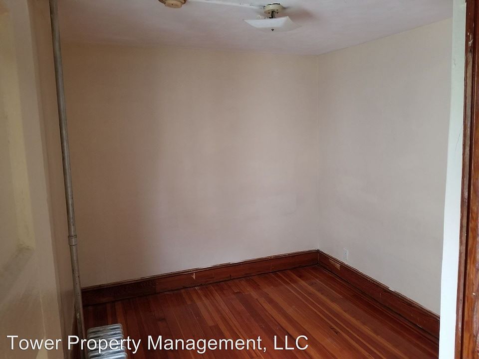 2nd image of 458 Dickinson St APT 2R