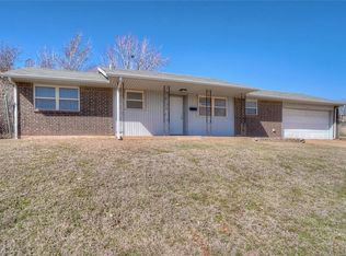 2413 Kings Rd, Moore, OK 73160