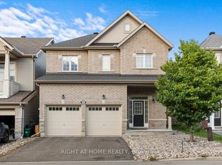 605 Silver Spruce Way, Ottawa, ON K2M0L1