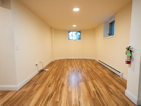 3rd image of 308 Main St Unit 1