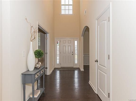 4th image of 13538 Hyperion Hills Ln