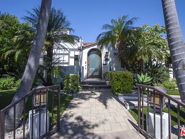 1173 S Point View St — Photo 1
