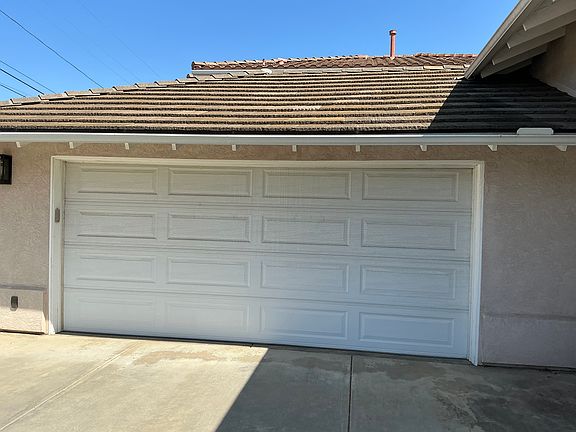 3rd image of 4619 Gardena Ave