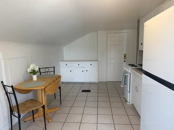 26 S 1st St APT 4, Cedar Springs, MI 49319