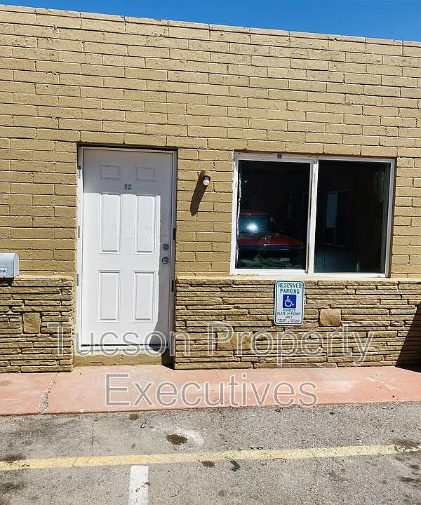 2411 S 6th Ave #12