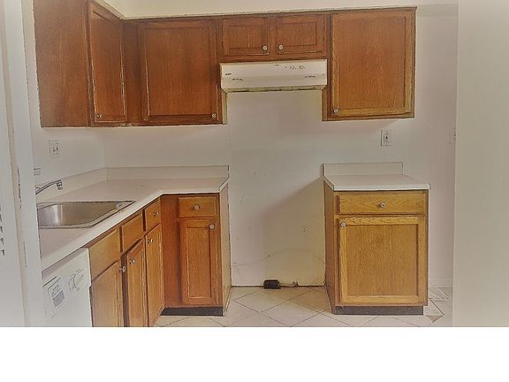 2nd image of 143 Villa Knoll Ct