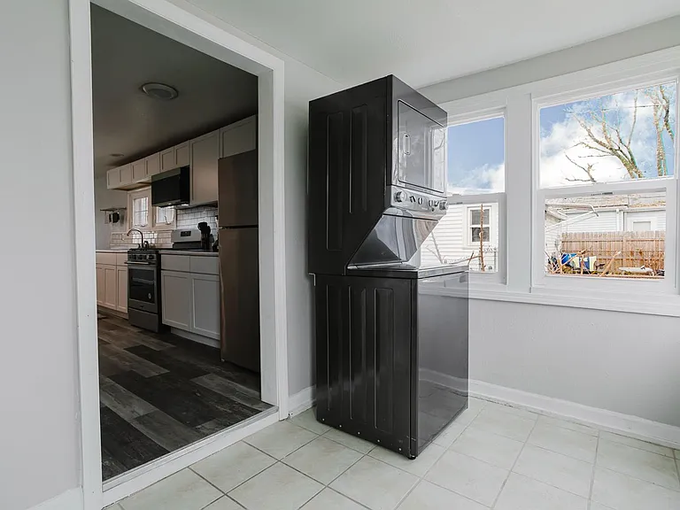 810 Somerset Ave — Photo 11