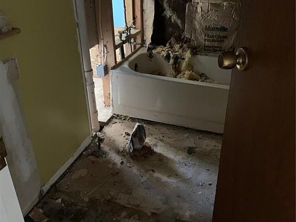 5th image of 2109 Pittsfield St